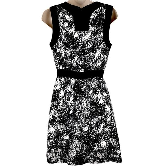 Kensie Black White graphic Print Sleeveless Fit & fFare Dress Black Accent Trim - Picture 2 of 16